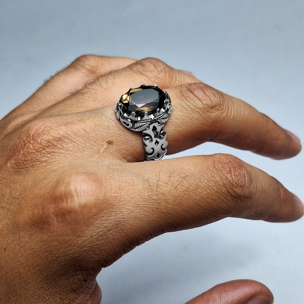 انگشتر نقره مردانه کوارتز دودی رکاب برگدار