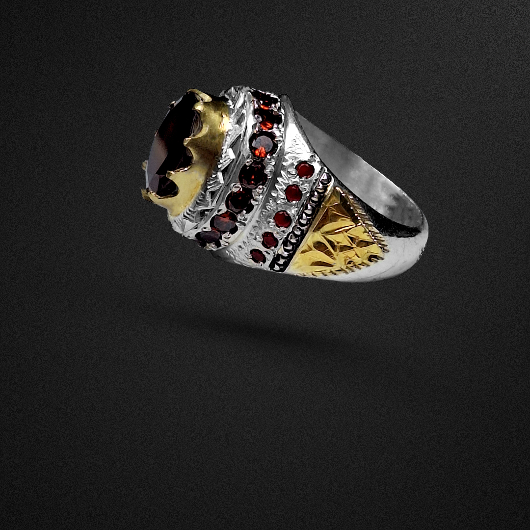 انگشتر نقره مردانه گارنت طبیعی مخراج کاری شده و آبکاری طلا