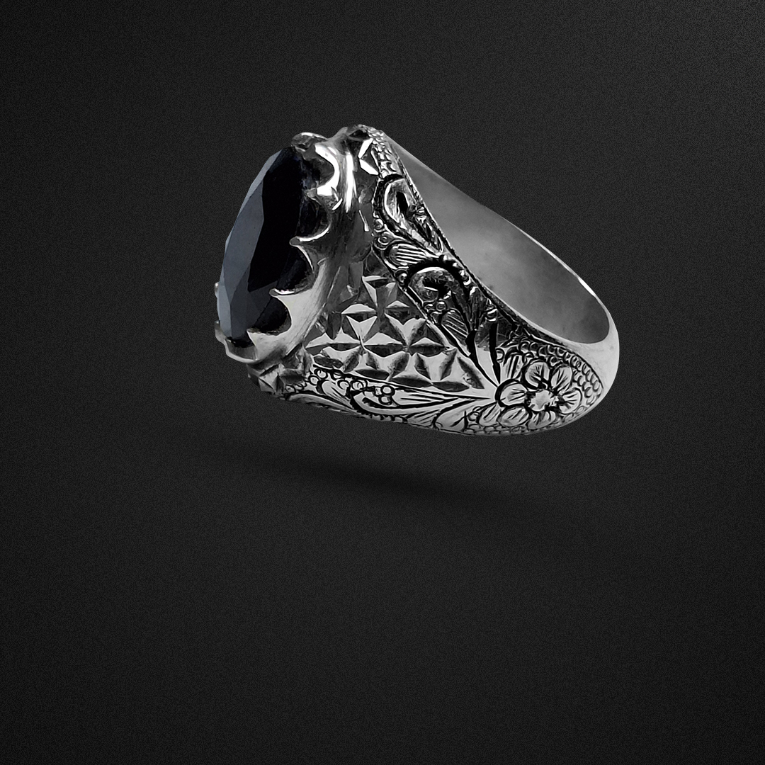 انگشتر نقره مردانه یاقوت کبود طبیعی آفریقایی قلمزنی