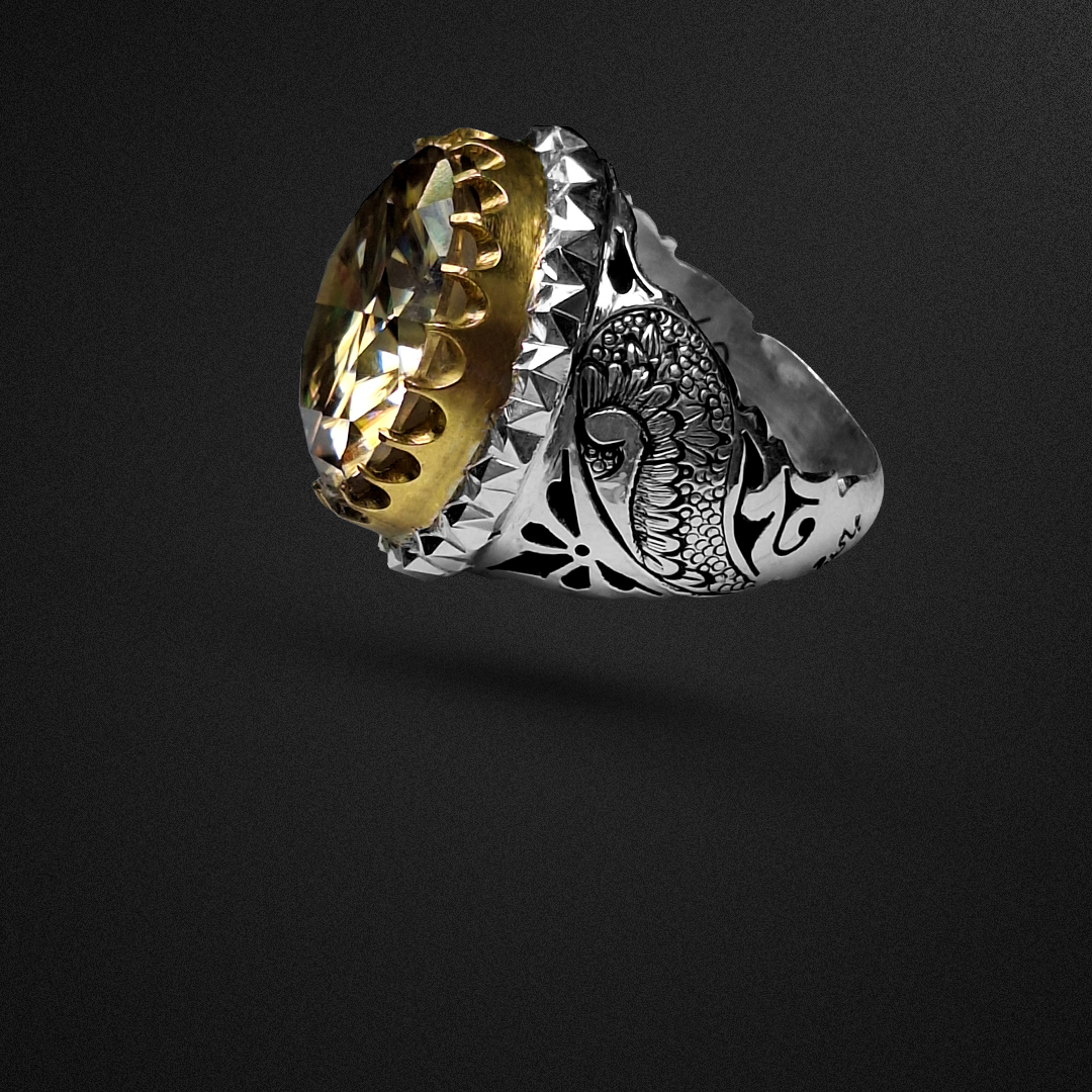 انگشتر نقره مردانه موزانایت طلایی غول شبکه‌کاری و قلمزنی