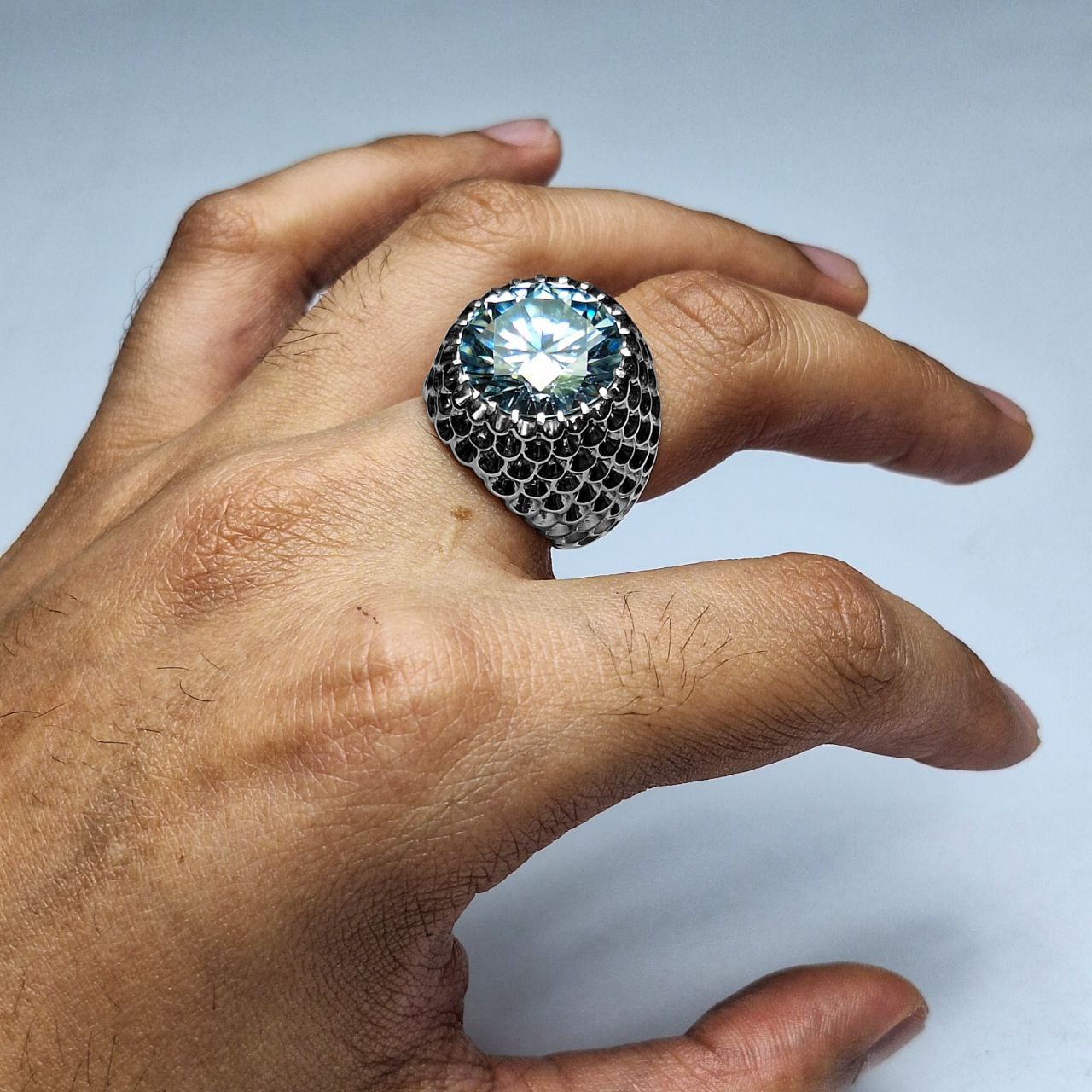 انگشتر نقره مردانه موزانایت رکاب پولکی