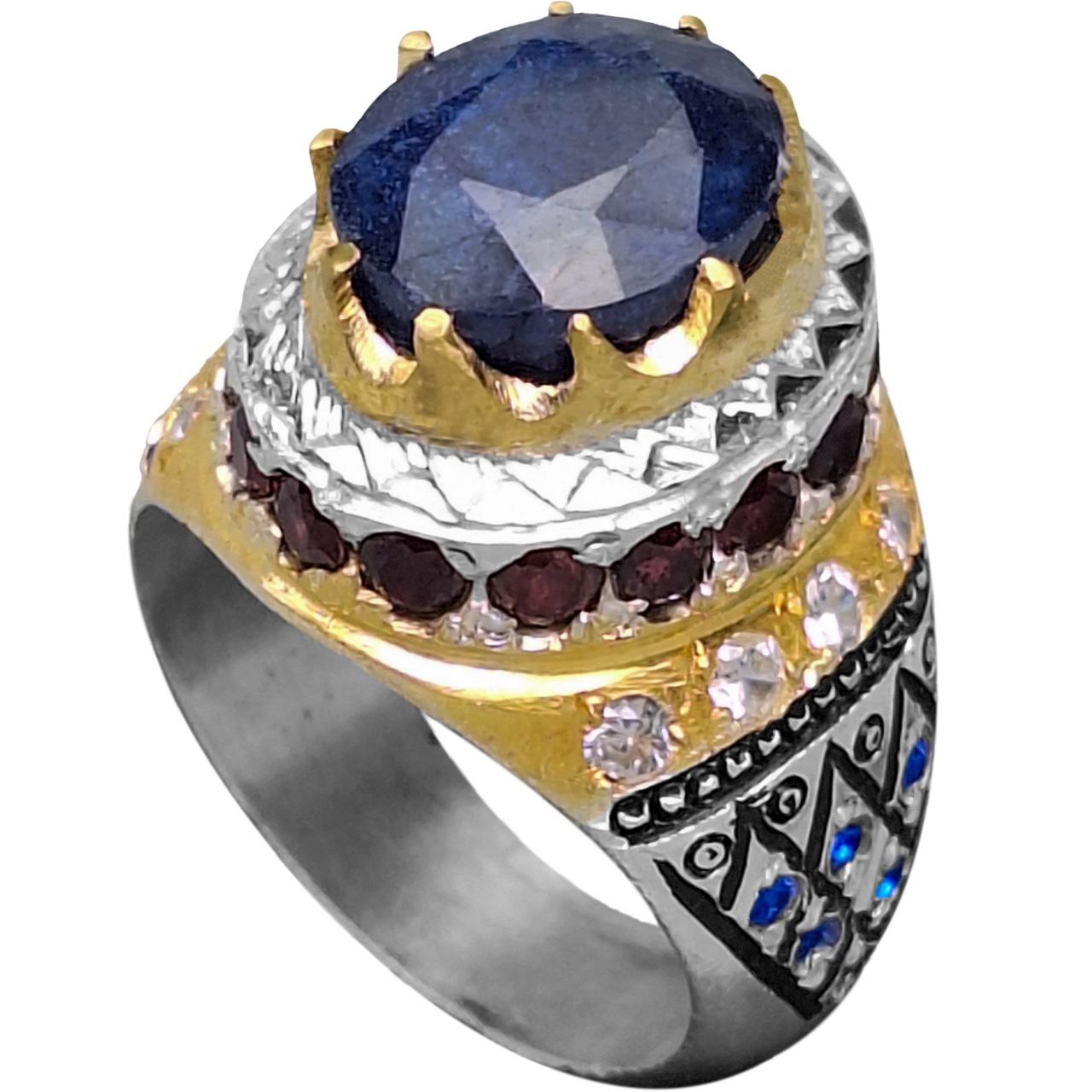 انگشتر نقره مردانه یاقوت کبود رکاب مخراجکاری و آبکاری طلا