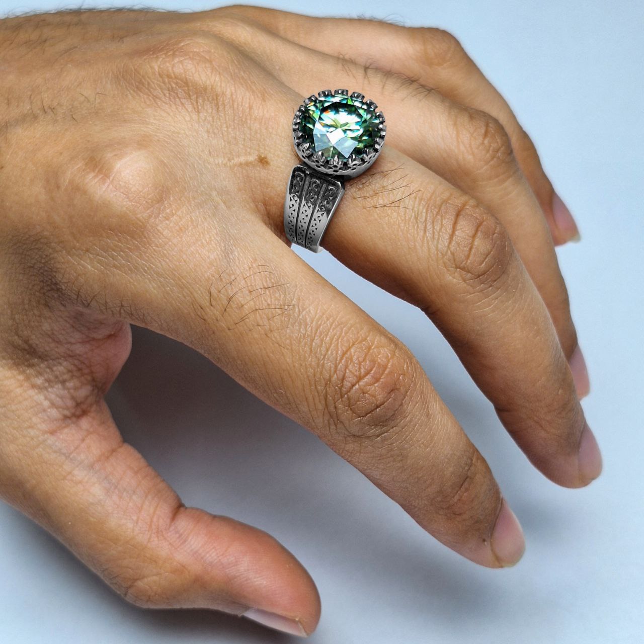 انگشتر نقره مردانه موزانایت (الماس روسی) پرطاووسی