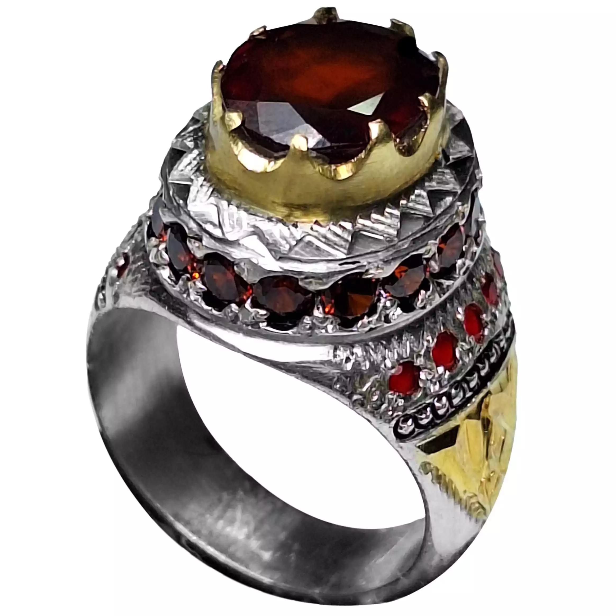 انگشتر نقره مردانه گارنت طبیعی مخراج کاری شده و آبکاری طلا